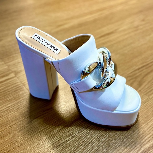 STEVE MADDEN Holdup Platform Sandal - Picture 1 of 16